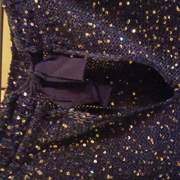 Sweater - Picture 2 of 6